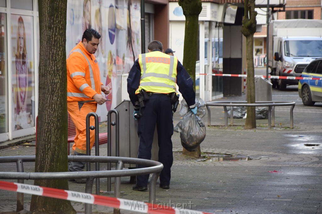 Einsatz BF Koeln Messerstecherei Koeln Porz Josefstr P53.JPG - Miklos Laubert